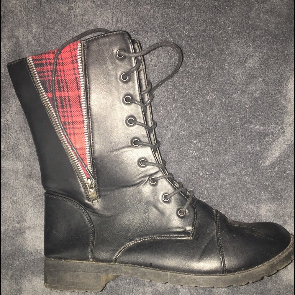 Rue21 Black/Plaid Combat Boots
